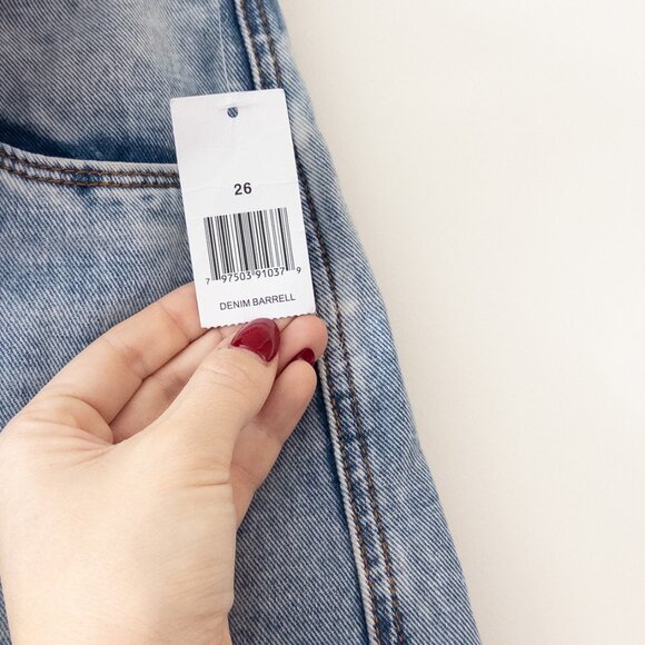 NEW Blank NYC Denim Barrel Jeans Light Wash Vintage Aesthetic, Size 26 - Picture 8 of 9